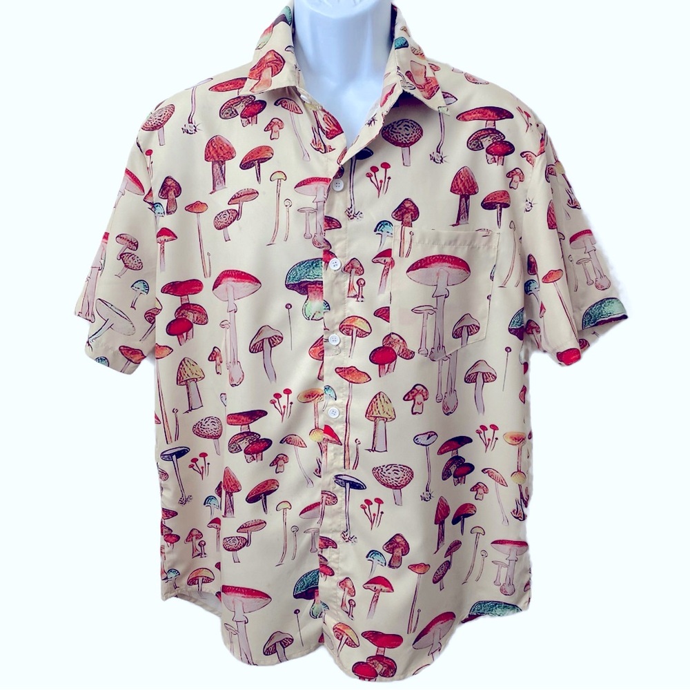 ChArmkpR, Mushroom (Fungi) Print Short Sleeve Button Down Shirt